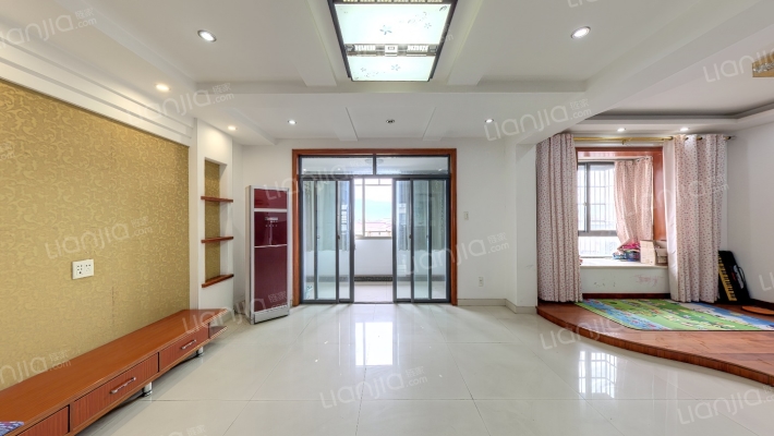 鸿运家园二手房实景图