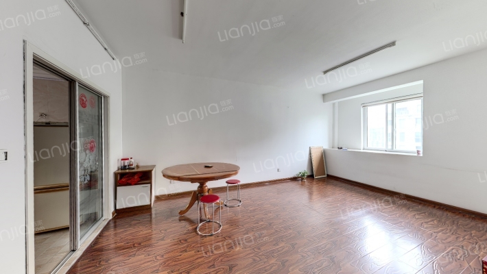 沁绿馨苑二手房实景图