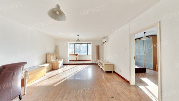 安立花园二手房实景图