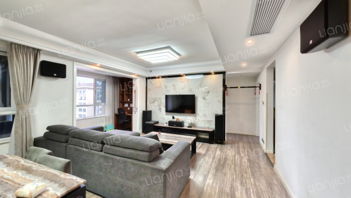 合能珍宝翡翠二手房实景图