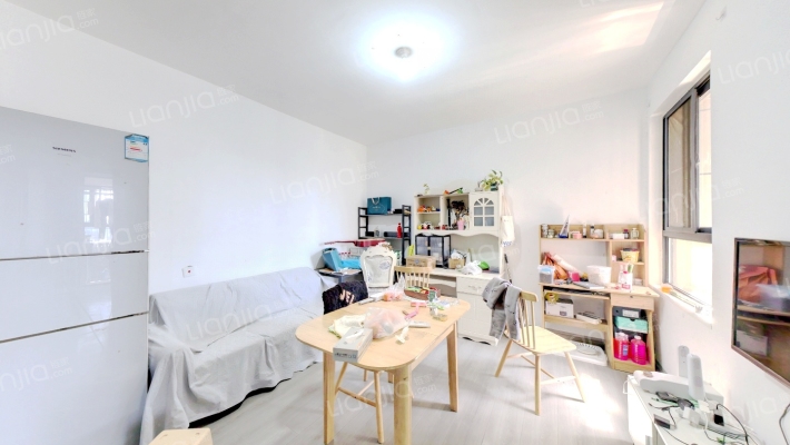 右岸景苑A区二手房实景图