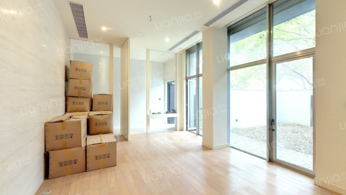 裕沁湖畔庭西区二手房实景图