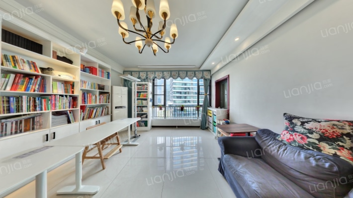 晶蓝半岛二期二手房实景图