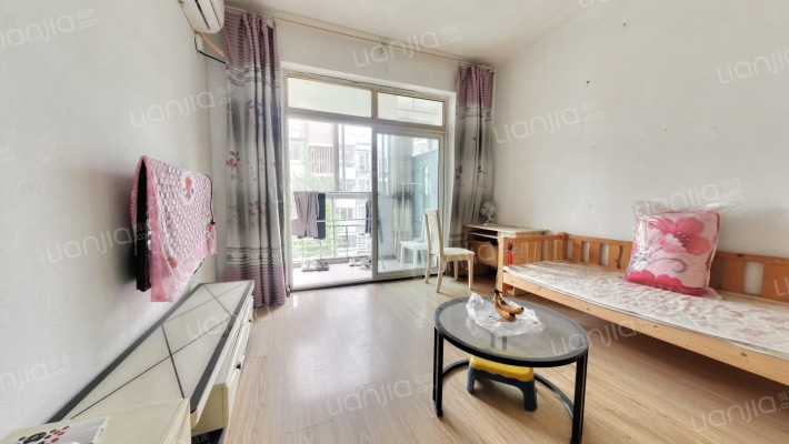 向龙小区二手房实景图