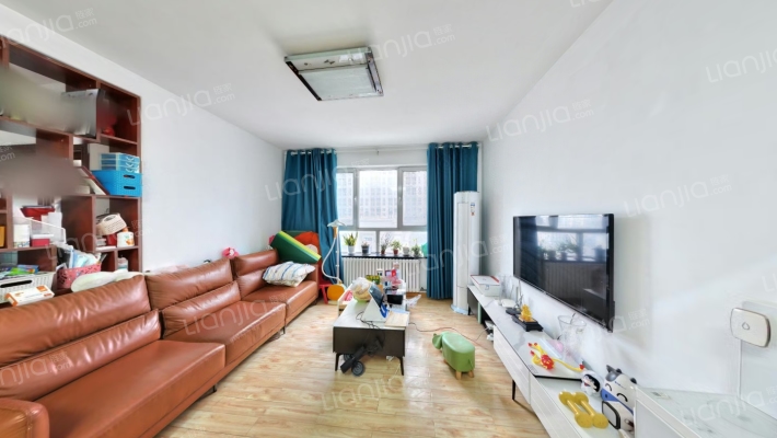 泉景天沅鸿园二手房实景图