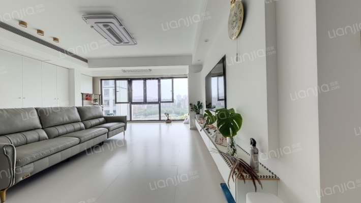 揽月湾花苑二手房实景图