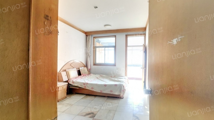 园林小区二手房实景图