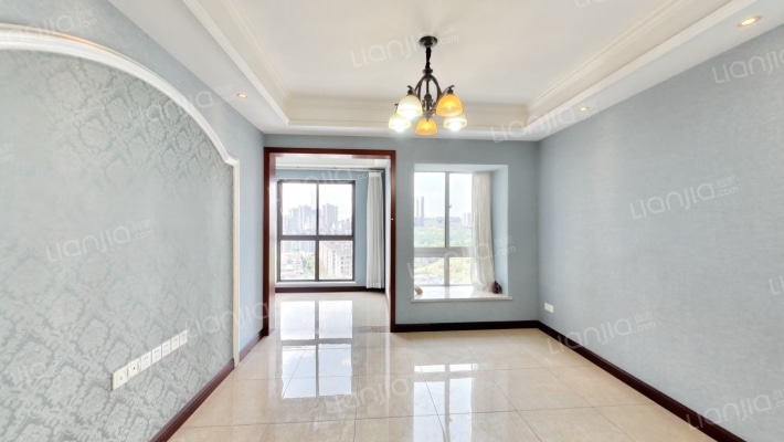 融创依云郡二手房实景图