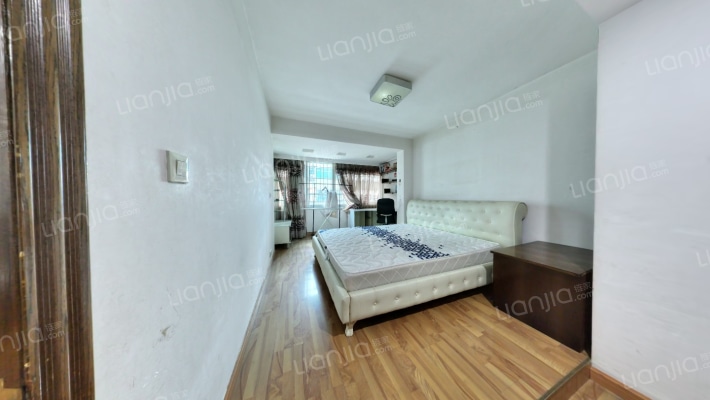 莲花坡小区二手房实景图