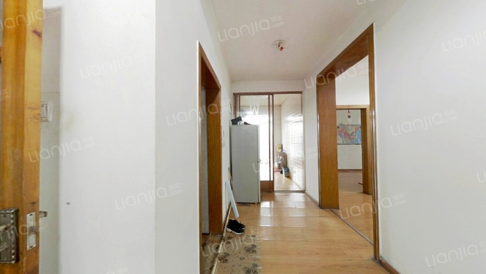 鸿朗花园北区二手房实景图