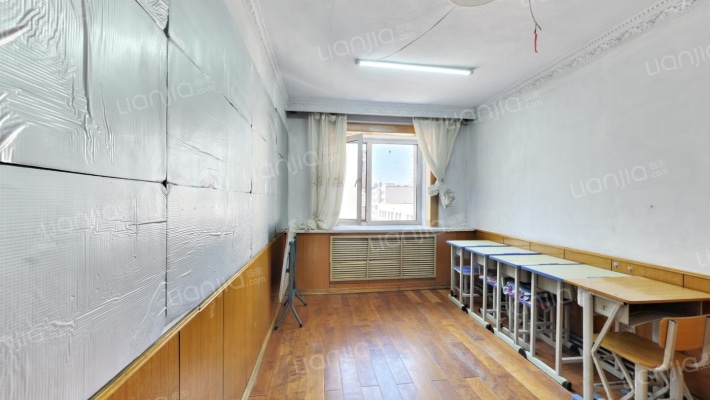 新发小区F区二手房实景图