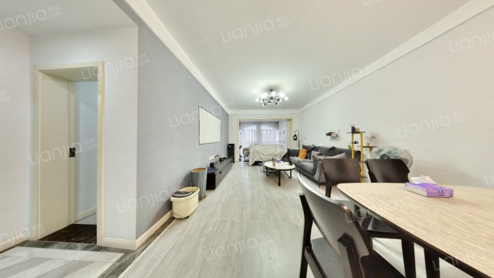 温莎湖畔二手房实景图