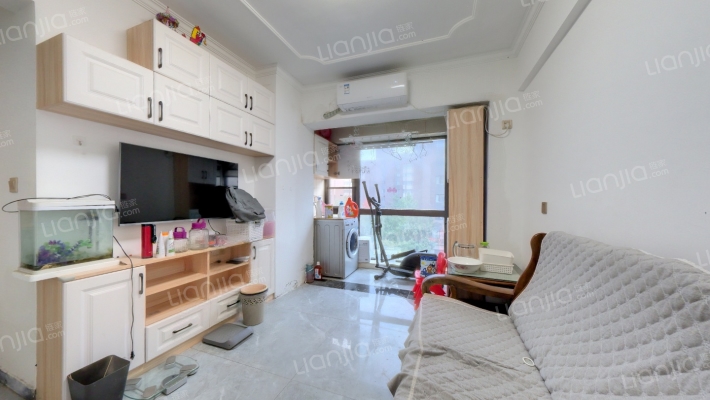 保利海上五月花玫瑰园二手房实景图