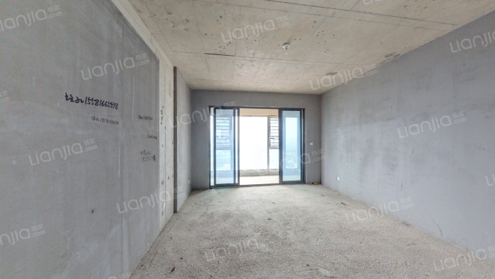 深业堤亚纳湾四期二手房实景图