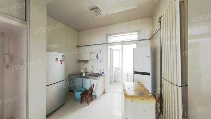 技校宿舍区二手房实景图