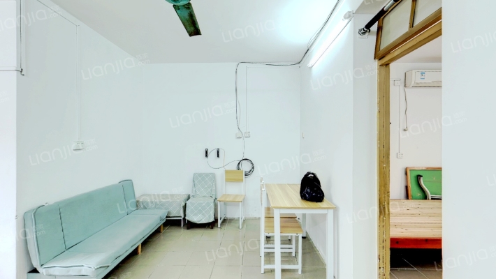 鸿基水泥制品有限公司五一东路职工住宅楼二手房实景图