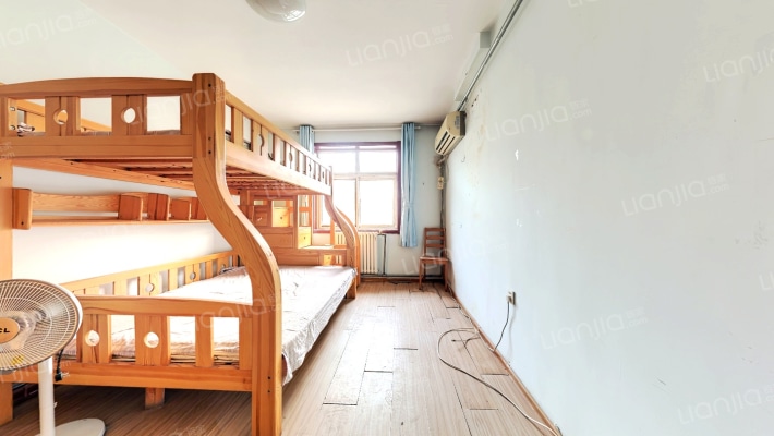 甸柳六区二手房实景图