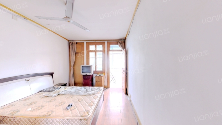 安庆路122号二手房实景图