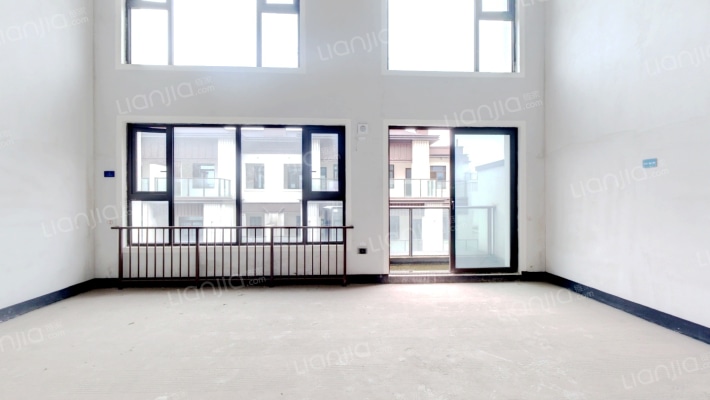 江山樾璞墅二手房实景图