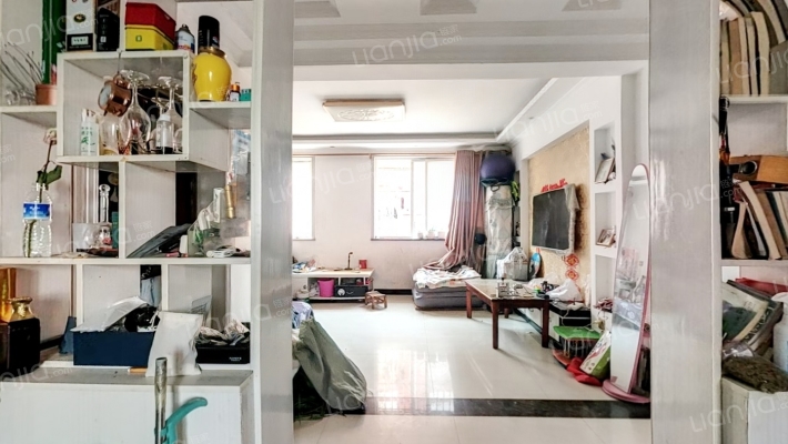 第三中学家属楼二手房实景图