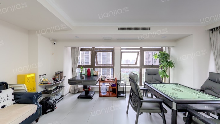 融创中央广场二手房实景图