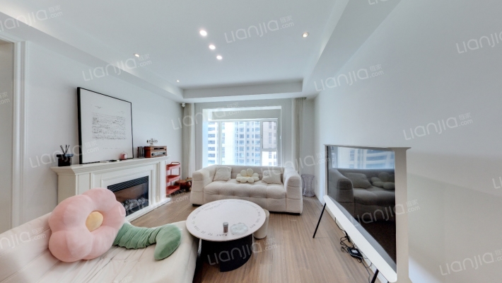 天铂二手房实景图