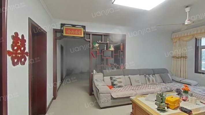 鸣鹿花园小区二手房实景图