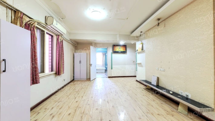 白金广场小区二手房实景图