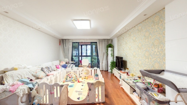 蓝天华门国际花园二手房实景图