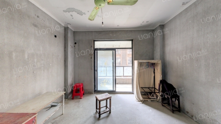 世达物流中心二手房实景图