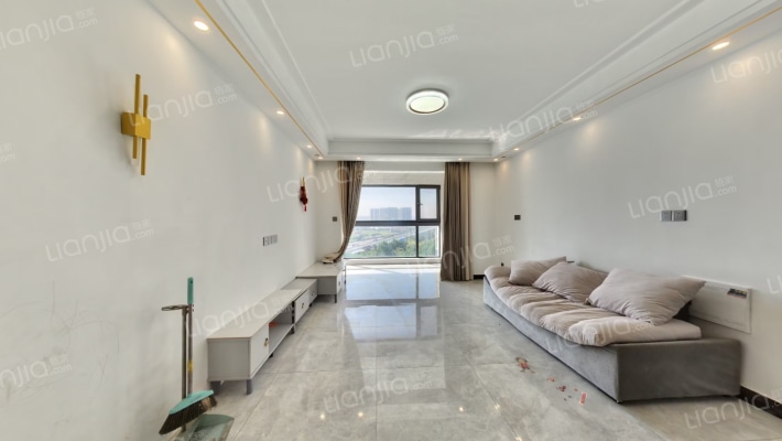 永威枫香庭东院二手房实景图