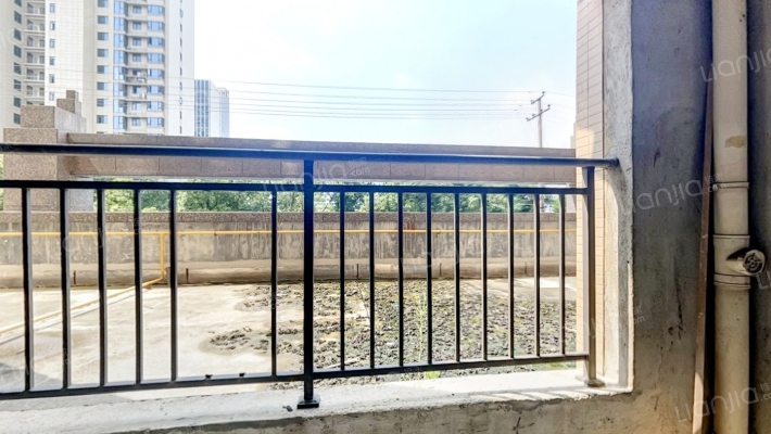 滨水天玺二手房实景图
