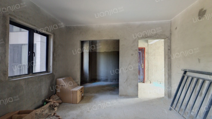 天基叠彩领峰二手房实景图