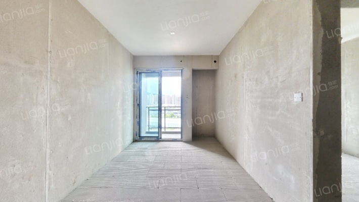 融创云湖十里B区二手房实景图