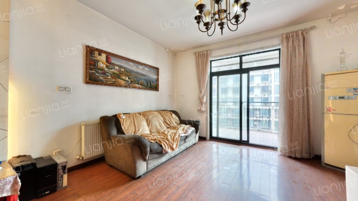 东立国际二手房实景图