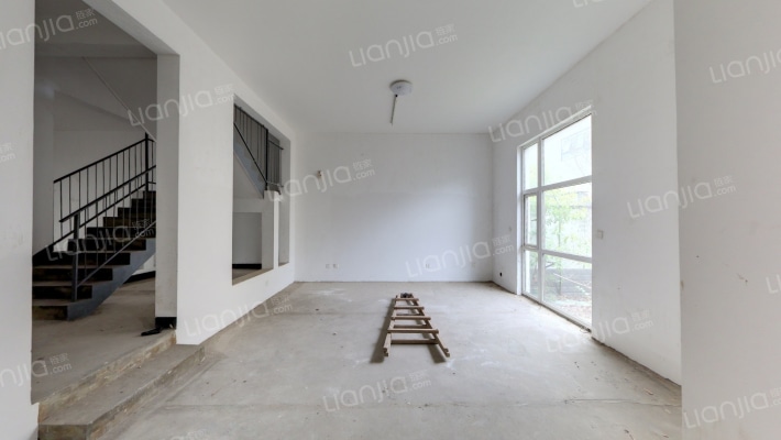 万华紫金花苑二手房实景图