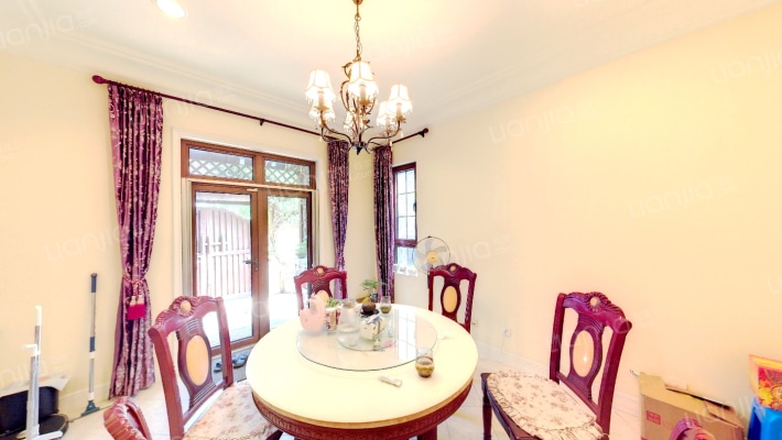 纳帕尔湾水庄二手房实景图