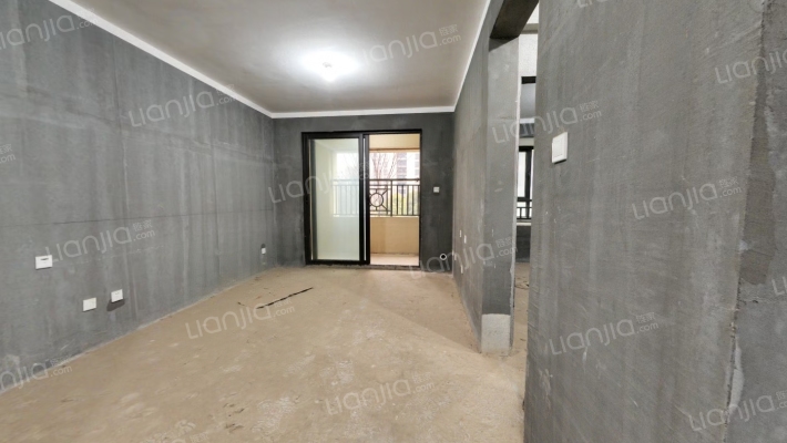 中岳俪景湾二手房实景图