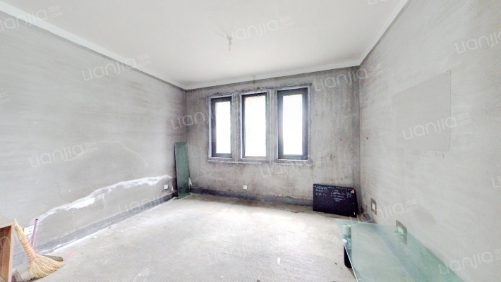 骏浩华庭二手房实景图