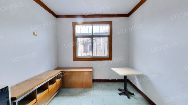 老武装部家属院二手房实景图