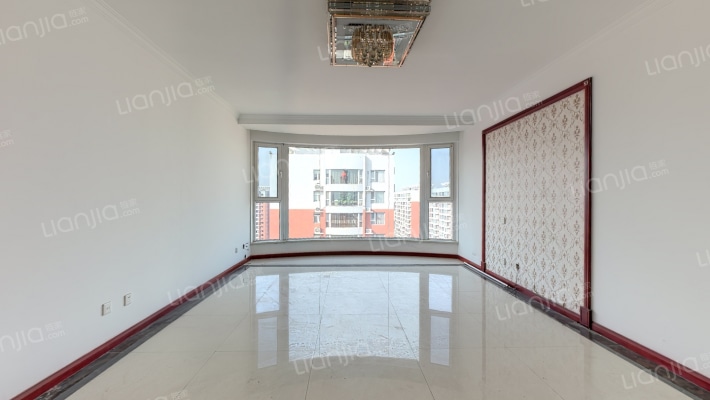 丽华甲第苑二手房实景图