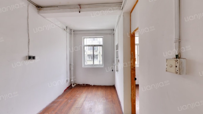 勤益里二手房实景图