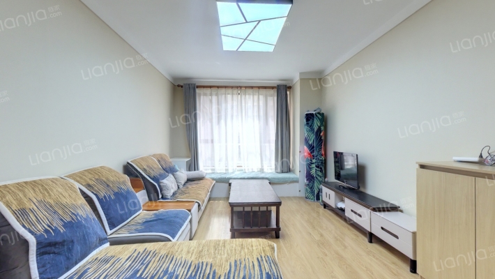 精装修 F户型 南北通透 西户 满二 看房方便-客厅