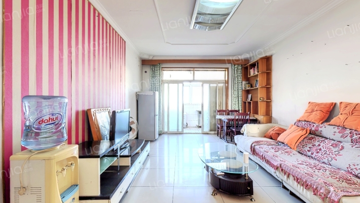 市区板楼，南北三居，房本满五，税费低。-客厅