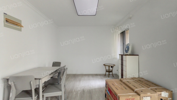 沿河花园二手房实景图