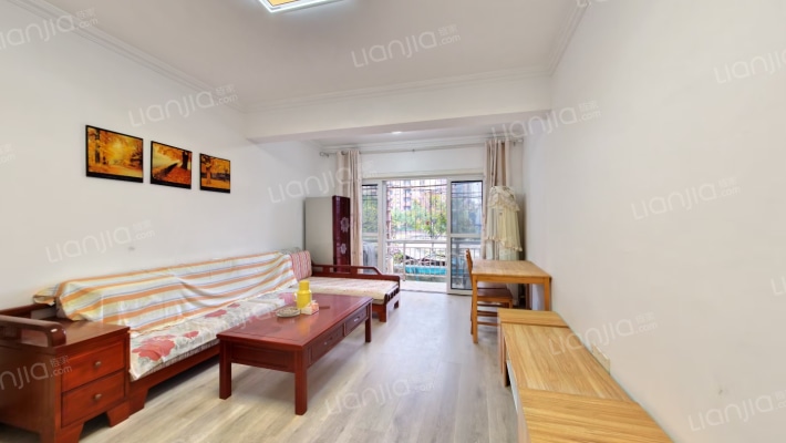 楠姆社区102街坊二手房实景图