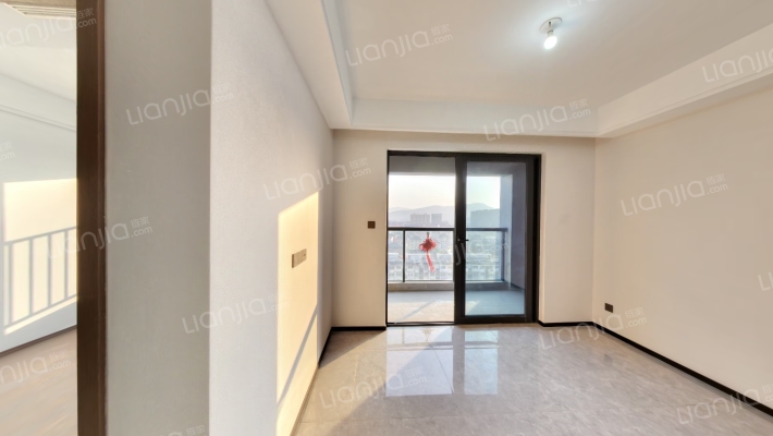 春境前潮府二手房实景图