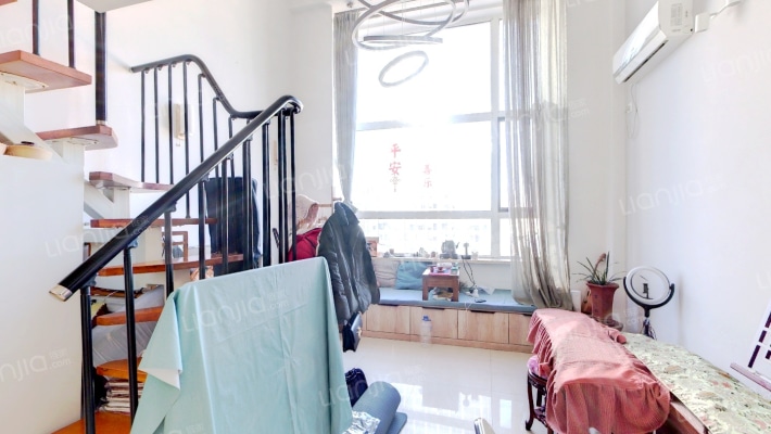 银信国际公寓二手房实景图