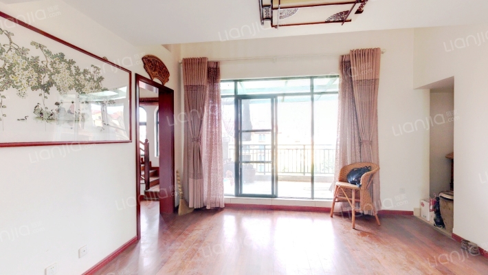 格拉斯香水小镇二手房实景图