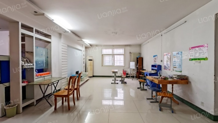 大鹏公司楼二手房实景图